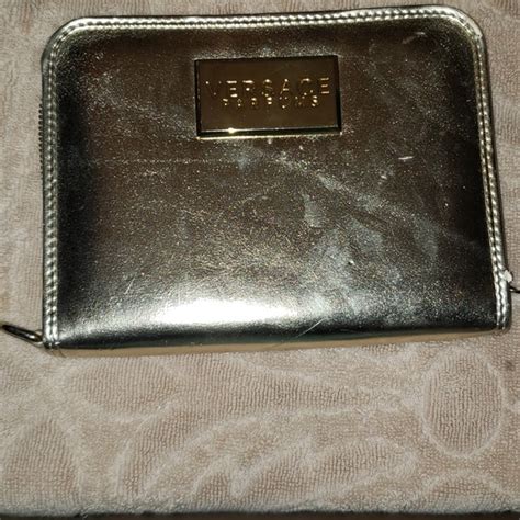 versace parfums wallet fake